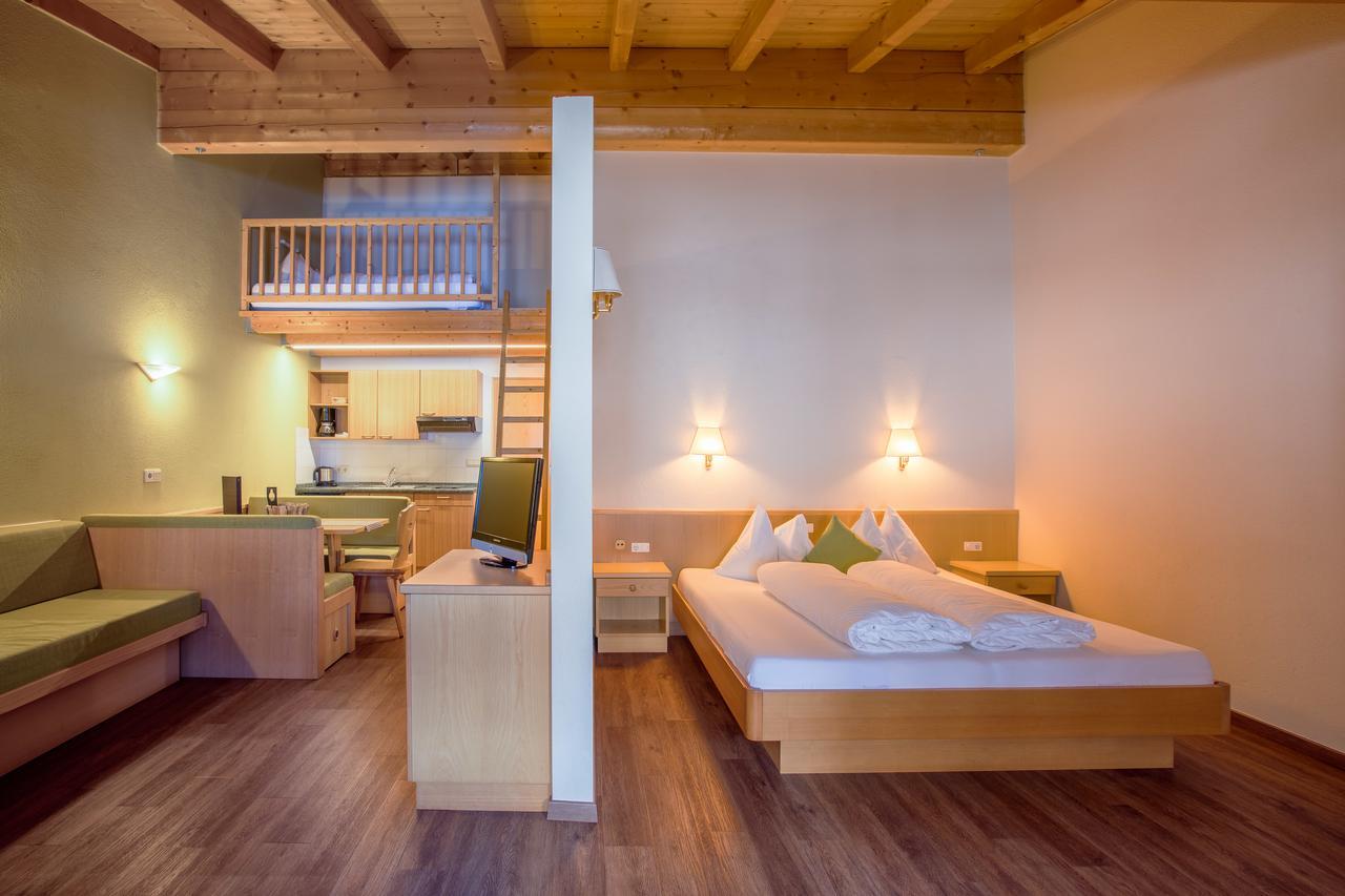 Mountain Living Apartments St. Valentin auf der Haide Extérieur photo